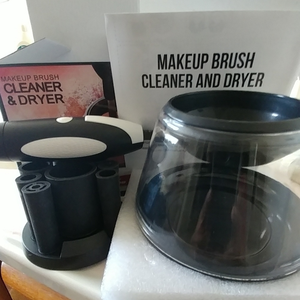 Make up brush cleaner